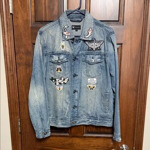 Waimea distressed Denim Jacket w/ patches